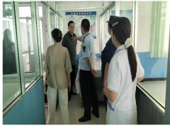 学校严酷按照食物保质期和储存要求分类存放